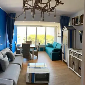 Athena Ohana, Les Pieds Dans L'eau Appartement